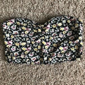 NEVER WORN SUPED CUTE FLORAL CROP TOP!